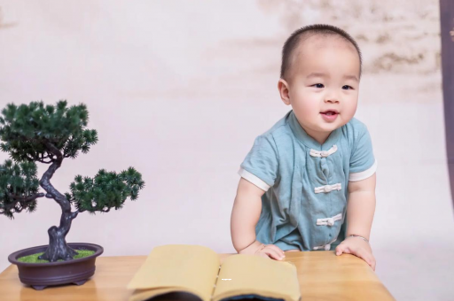 北票宝宝爱吐奶是什么原因